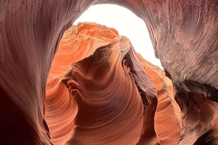 Page: (PRIVATE VIP) Hogan Upper Antelope Canyon Hiking Tour