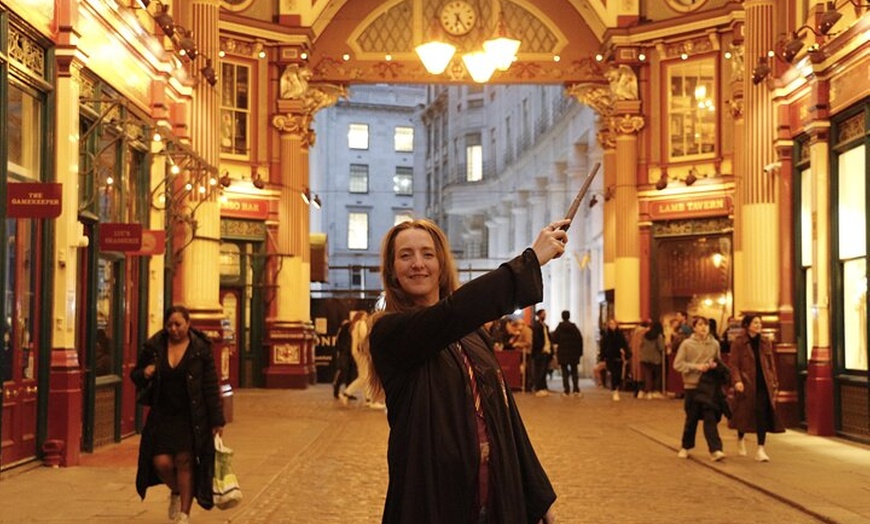 Image 1: Harry Potter London City Tour King's Cross