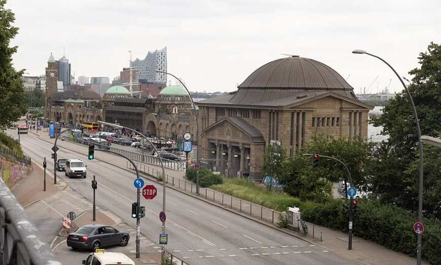Image 2: Hafenkante Tour - Unterwegs am Wasser