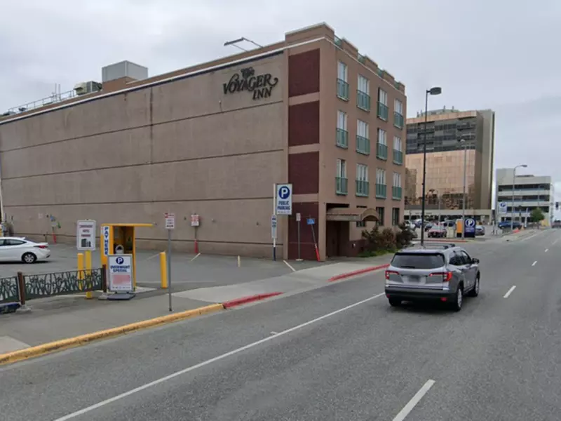 Parking at [5033] 938 W. 5th Ave. Lot