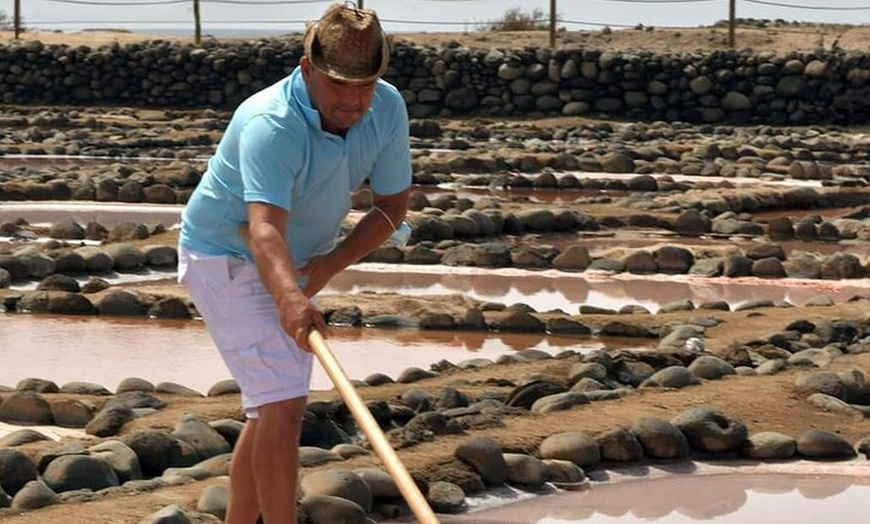Image 5: Tour gastronómico de Gran Canaria con visita a la destilería y almu...