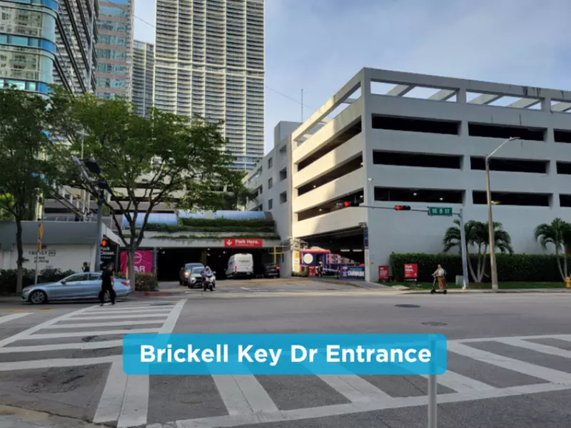 Parking at 777 Brickell Ave. Ground Garage - P2541