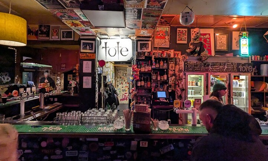 Image 7: Rock'n'roll venues pub crawl including 2 free drinks and history