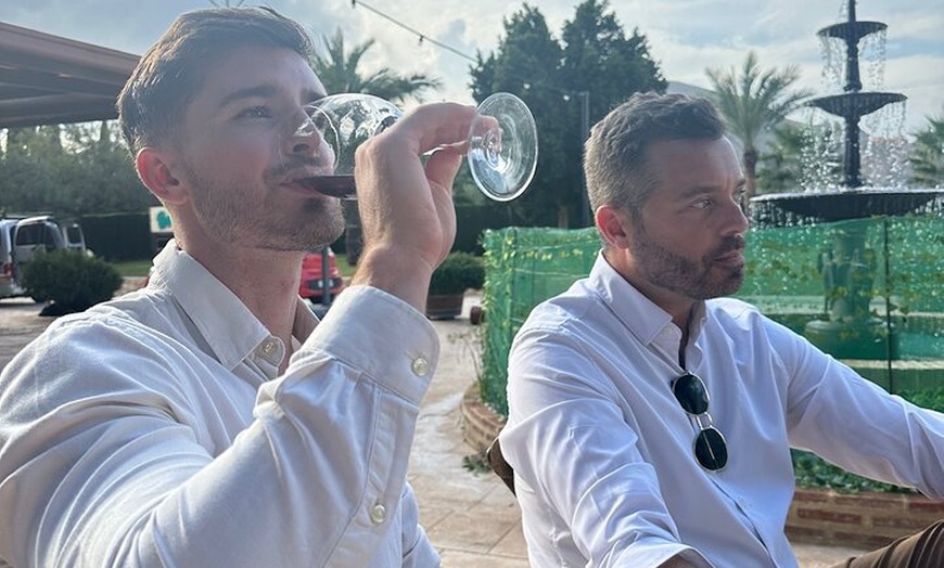 Image 13: Alicante : Catas de Vinos & Tapas Privadas en 2 Bodegas Boutique