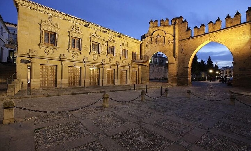 Image 2: Úbeda y Baeza monumentales - Visitas guiadas con interiores