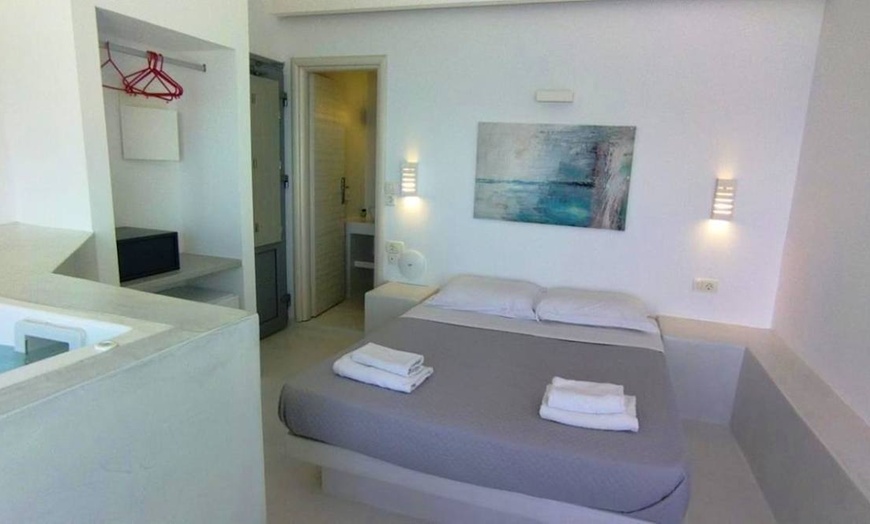 Image 8: ✈ SANTORIN | Fira - Caldera's Bliss Suites - Petit-déjeuner inclus