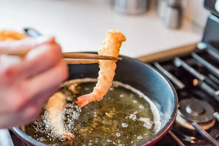 Exclusive Sushi-Making Class in Chicago (Includes 3-Course Meal)
