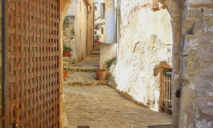 Image 3: Descubre Bocairent, el pueblo tallado en piedra