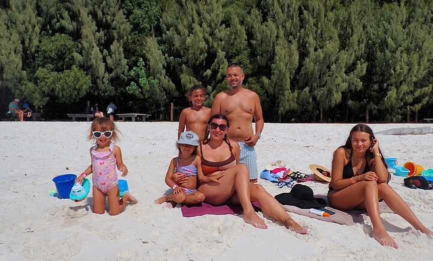 Image 13: Whitehaven Beach Tour: 2 Options - All Day Beach Or Snorkel