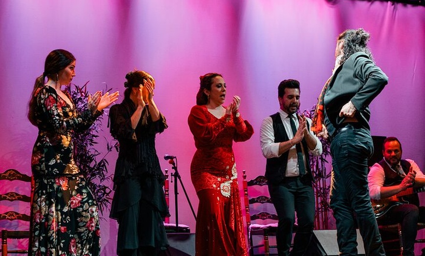 Image 7: Entrada al espectáculo flamenco en el Teatro Ayuntamiento de Barcelona
