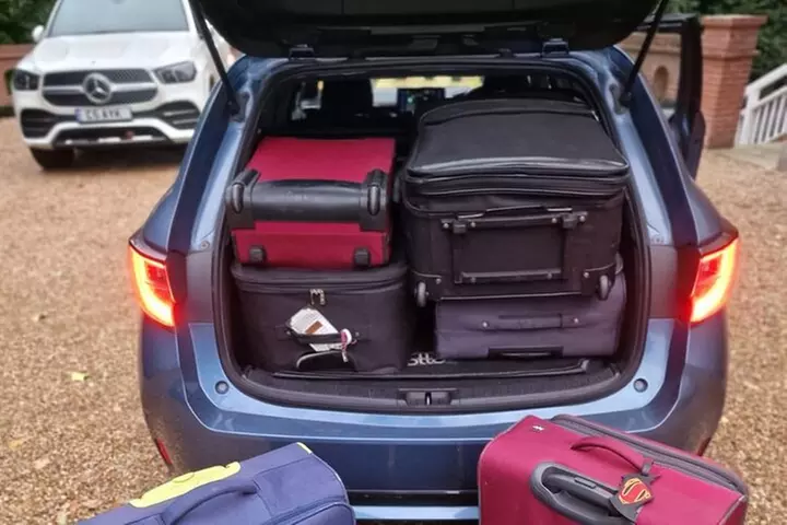 R4R Minicab and Chauffeurs - Second Medium