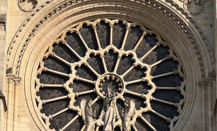 Image 1: Visite guidée extérieure de la cathédrale Notre-Dame de Paris