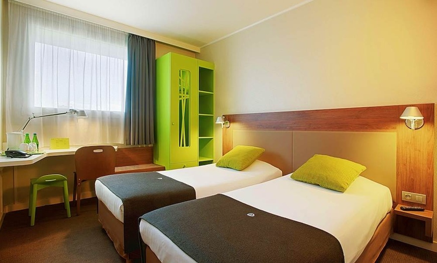 Image 1: ✈ POLSKA | Warszawa - Hotel Campanile Warszawa Centrum 3* - City break