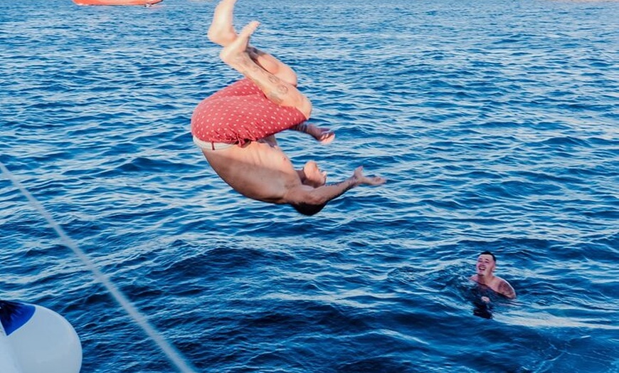 Image 10: Crucero en catamarán por Ibiza con bebidas ilimitadas y barbacoa