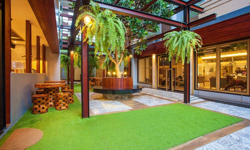 Image 39: ✈ MIDDEN VAN THAILAND | Bangkok - New Siam Palace Ville Hotel 3*, 5...