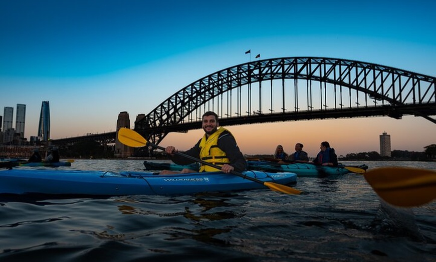 Image 2: mid-morning city skyline Group tour (minimum 4 people)