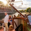 Image 5: Sightseeing Bootstour auf historischem Schiff in Berlin