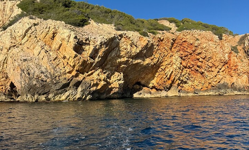 Image 8: Un Bateau Privatisé, dans les Calanques de Port d'Alon !