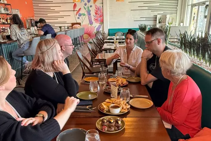 Arts District Eats: Food, Art & Culture Walking Tour in Las Vegas