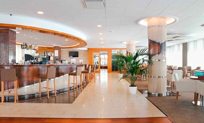 Image 12: ✈ COSTA BARCELONA | Calella - Hotel Volga 4*, 2 nachten - Aan zee