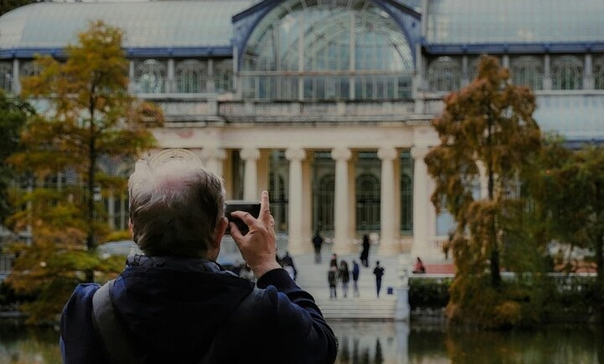 Image 2: Exclusivo 3 - Visita guiada de 3 horas al Parque El Retiro