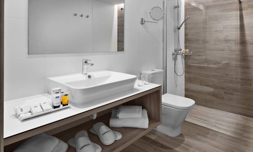 Image 4: ✈ LANZAROTE | Playa Blanca - Elba Premium Suites - Adults Only 4* -...