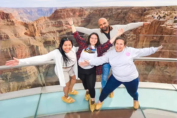 Small Group Grand Canyon, Hoover Dam, 7 Magic Mountains Tour