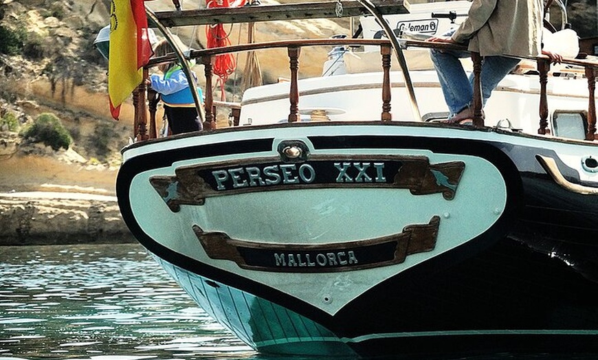 Image 17: Experiencia Gastronómica a Bordo de Velero Clásico en Palma