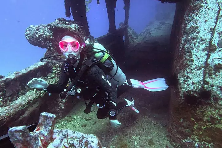 4 Hour Guided Scuba Diving Adventures in Waikiki