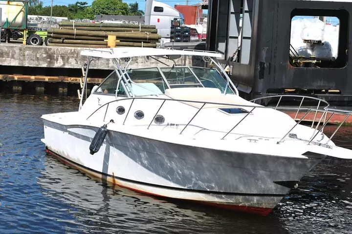 Miami Private 38' Express Cruiser Yacht with Captain