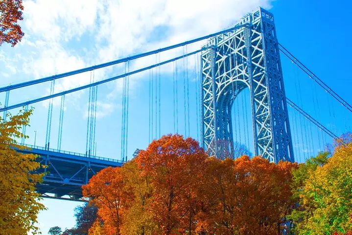 NYC Fall Foliage Cruise: Experience Autumn's Beauty