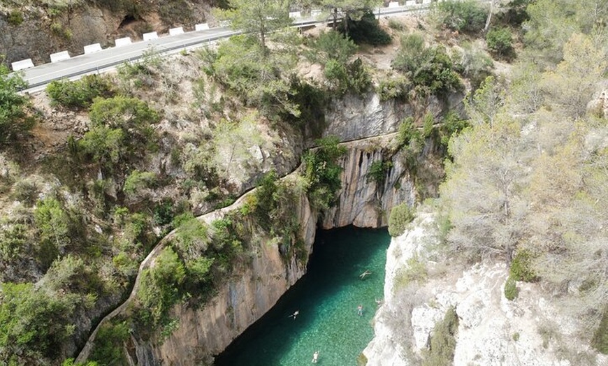 Image 8: Valencia Tour Aguas Termales Montanejos y Cascada De la Novia
