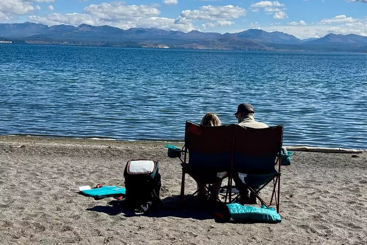 Teton & Yellowstone | Wildlife, Hot Springs, & Mountains PRIVATE