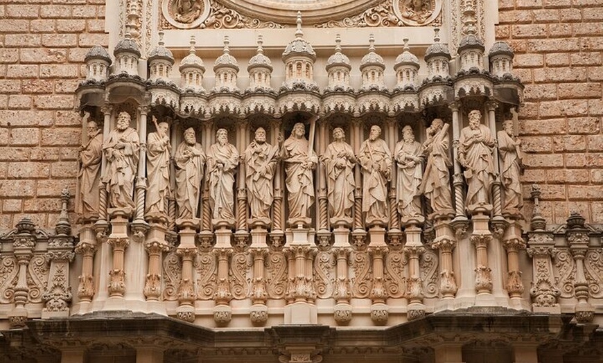 Image 3: Excursión privada de un día al monasterio de Montserrat y a la mont...