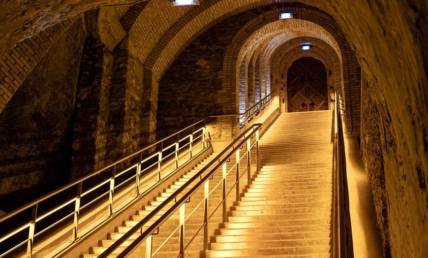 Image 7: Moët et Chandon Veuve Clicquot Taittinger Champagne Paris Tour