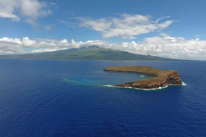 2 Hour Molokini Snorkeling Tour with Breakfast - Primary Image