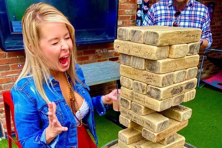 Guided Pub Crawl Walking Tour of Downtown Nashville