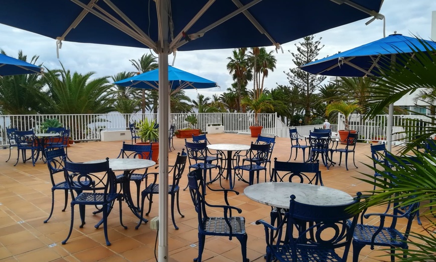 Image 8: ✈ LANZAROTE | Puerto del Carmen - VIK Hotel San Antonio 4* - Bord d...