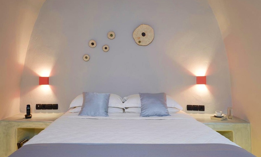 Image 6: ✈ SANTORIN | Fira - Caldera's Bliss Suites - Petit-déjeuner inclus