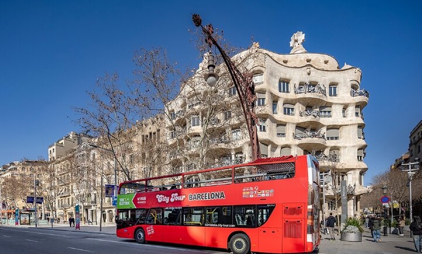 Image 10: Barcelona City Tour Hop-On Hop-Off y Acuario