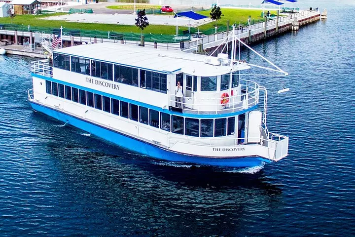 Guided Sightseeing Cruise on West Grand Traverse Bay - Primary Image