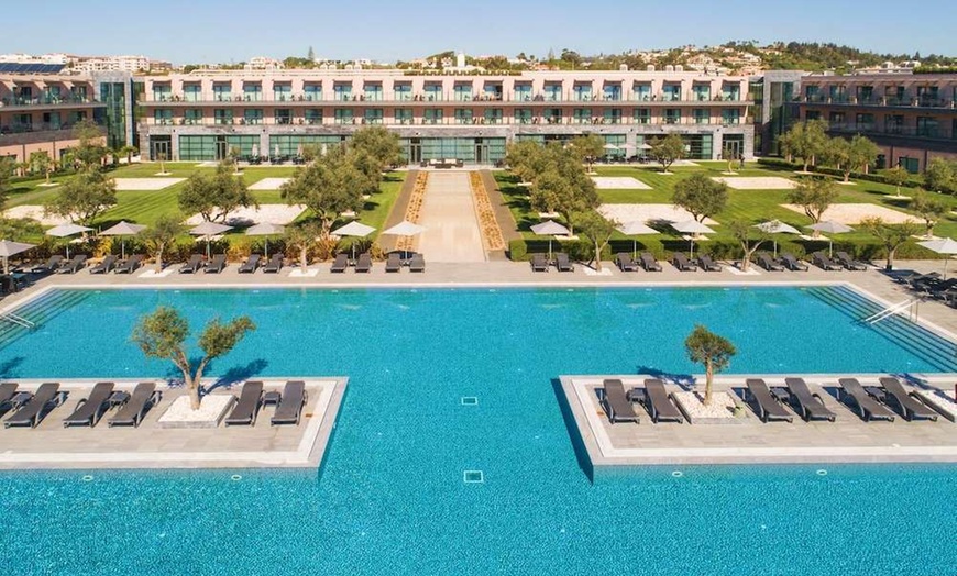 Image 1: ✈ ALGARVE | Lagos - Vila Galé Lagos 4* - Piscine extérieure
