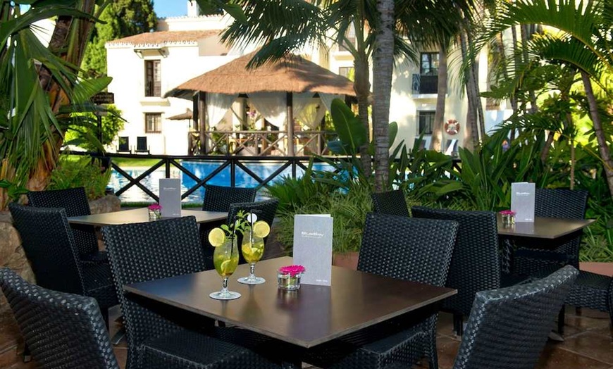 Image 35: ✈ COSTA DEL SOL | Marbella - BlueBay Banús 4*, 3 Nächte - Außenpool