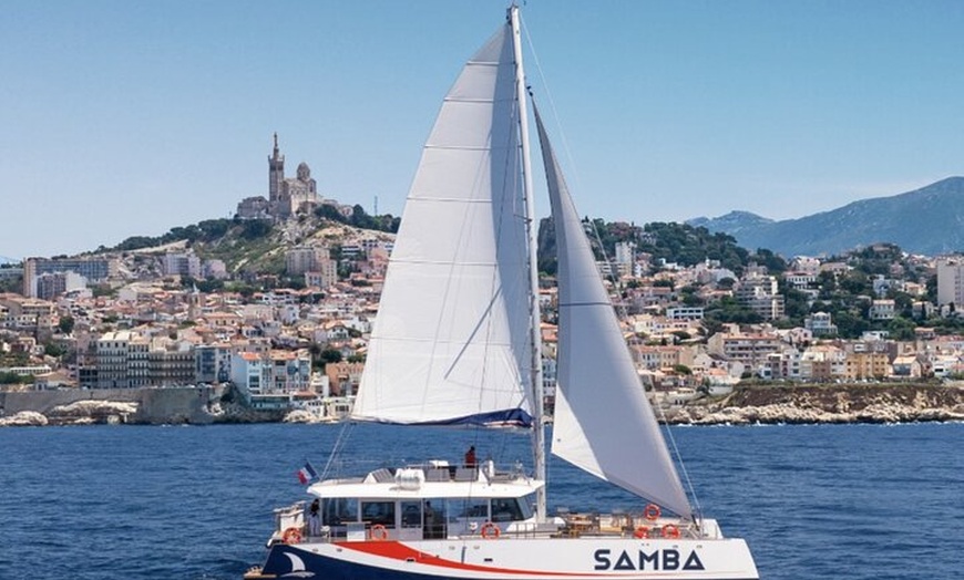 Image 2: Le Brunch sur un Catamaran Calanques de Marseille Vieux Port