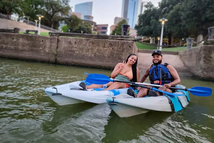 Downtown Houston Bat and Skyline Kayaking Tour
