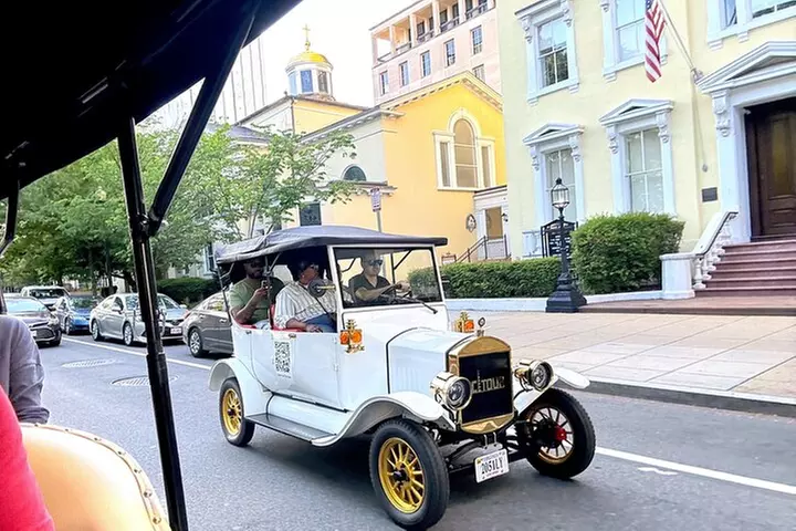 Washington DC Sightseeing Tour by Electric cart or Vintage Car