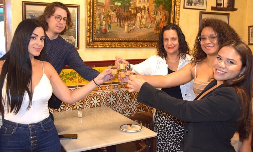 Image 14: Visita Guiada por Restaurantes Centenarios con Cena de Tapas