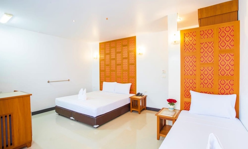 Image 17: ✈ MIDDEN VAN THAILAND | Bangkok - New Siam Palace Ville Hotel 3*, 5...