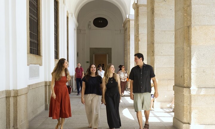 Image 17: Tour Museo Dual Prado & Reina Sofía - Cuentos de Arte, Sin Líneas