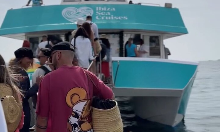 Image 13: Paseo en catamarán por Formentera con deportes acuáticos, paella y ...